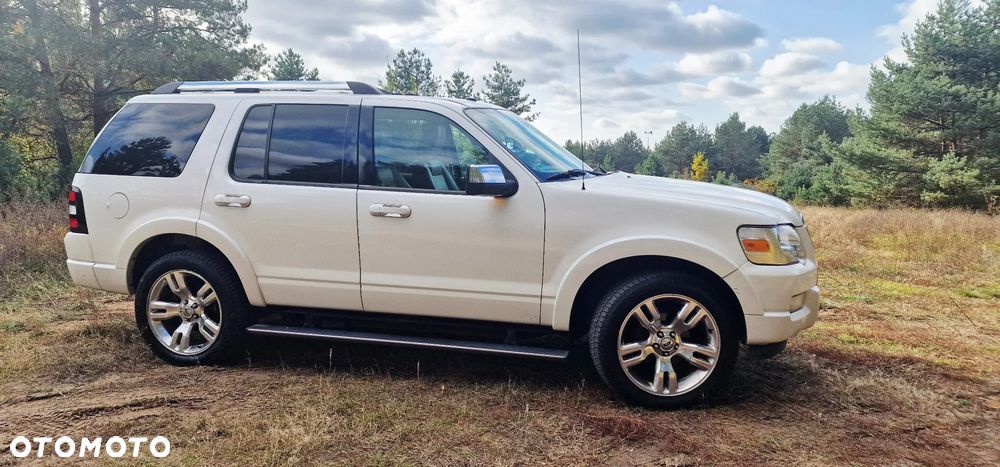 Ford Explorer 2010 photo 2