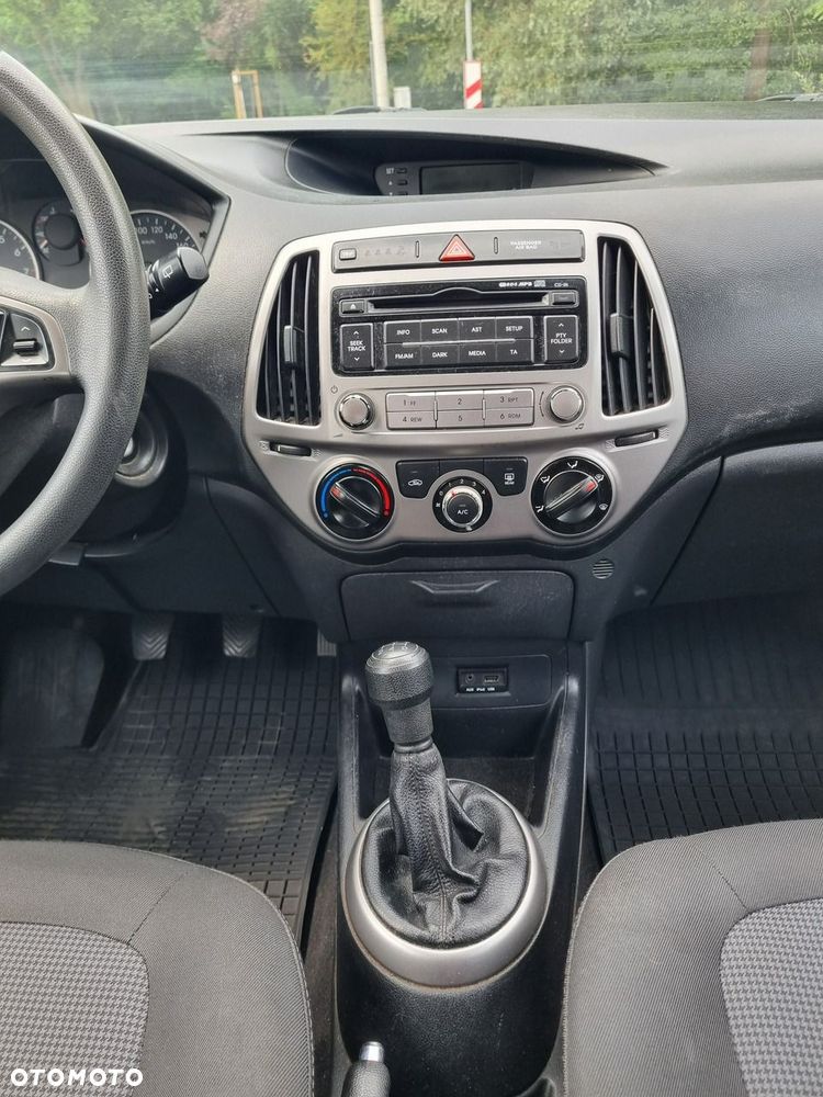 Hyundai i20 - 17