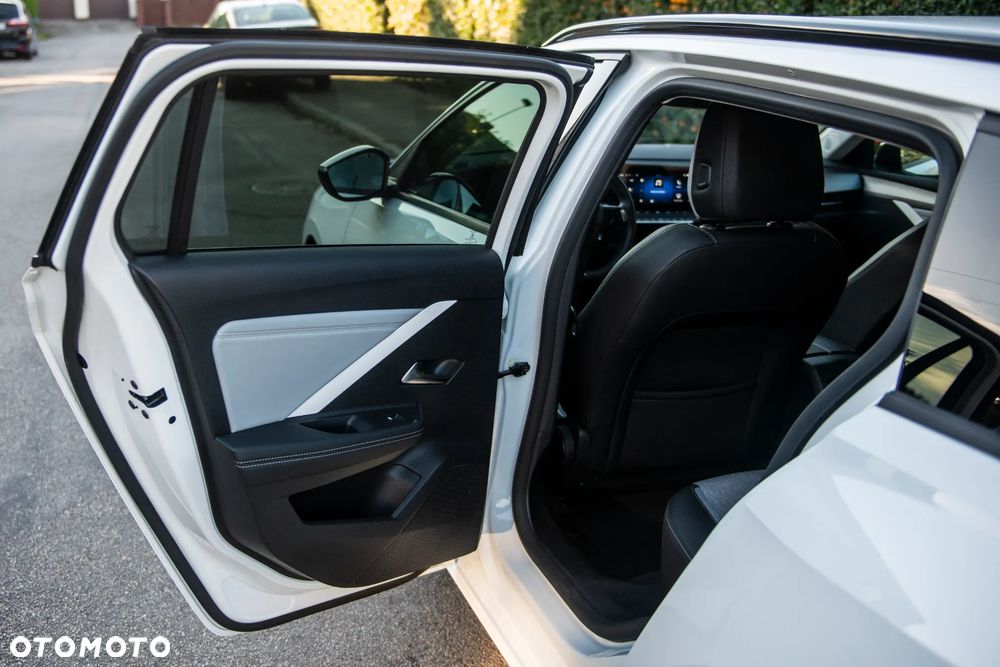Opel Astra 1.2 Turbo Automatik Ultimate - 29