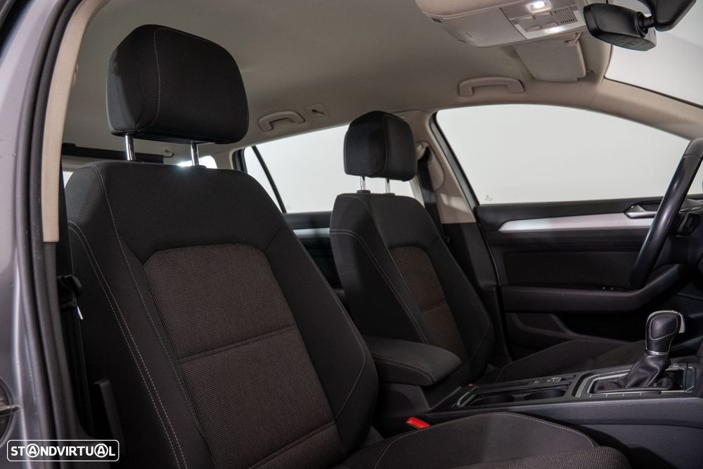 VW Passat Variant 2.0 TDi Confortline DSG - 38