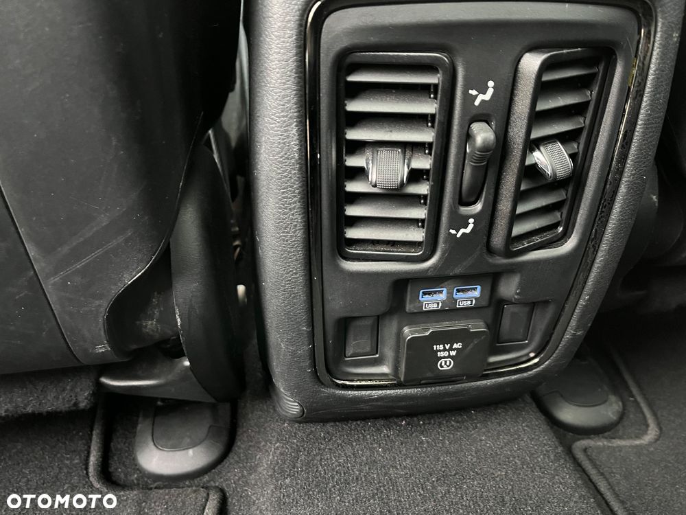 Jeep Grand Cherokee - 16