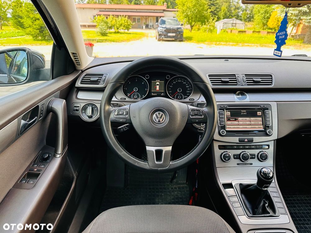 Volkswagen Passat 1.6 TDI Comfortline - 28