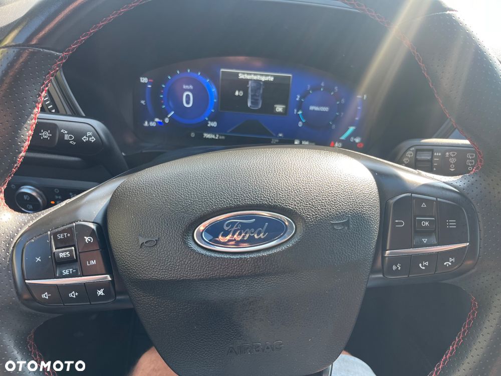 Ford Kuga 1.5 EcoBoost ST-LINE - 24