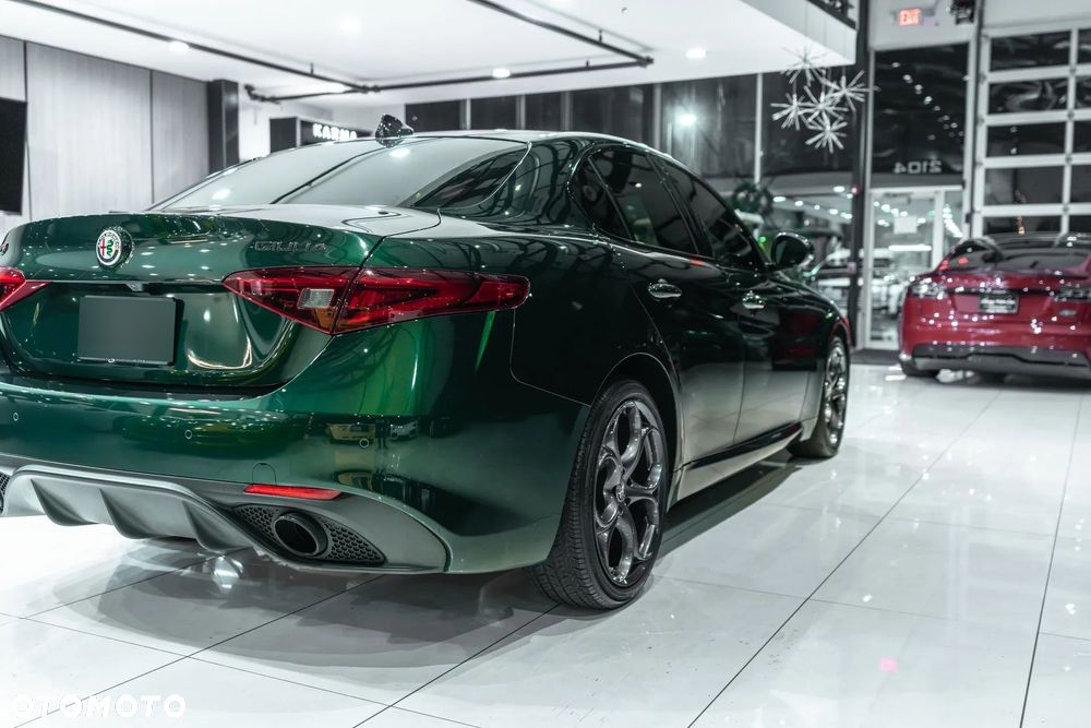Alfa Romeo Giulia 2.0 Turbo 16V AT8-Q4 Veloce - 14