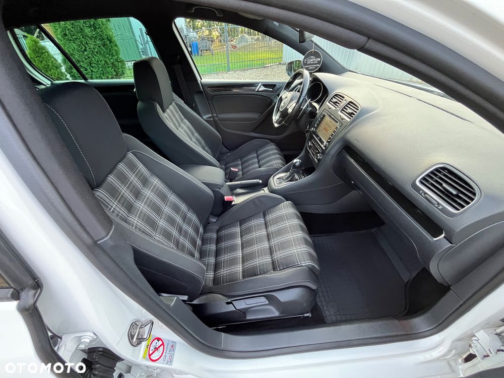 Volkswagen Golf - 26