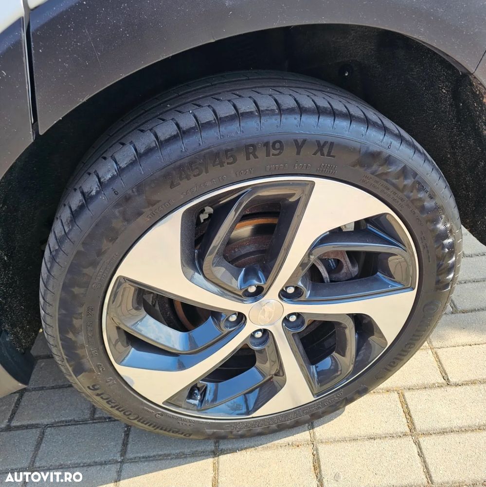 Hyundai Tucson 2.0 CRDI 4WD Automatik Premium - 16
