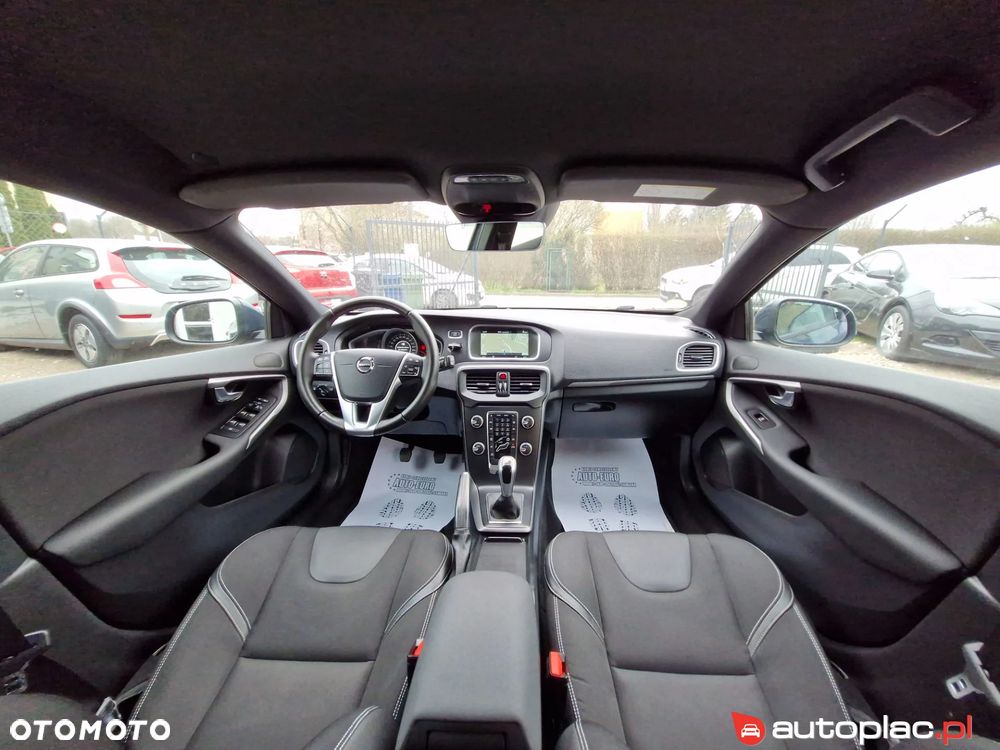 Volvo V40 D2 Momentum - 26