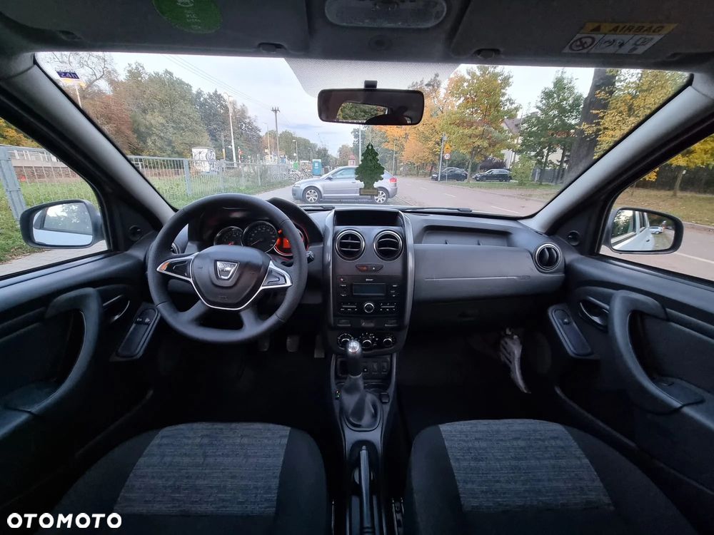 Dacia Duster 1.6 SCe Laureate S&S - 9