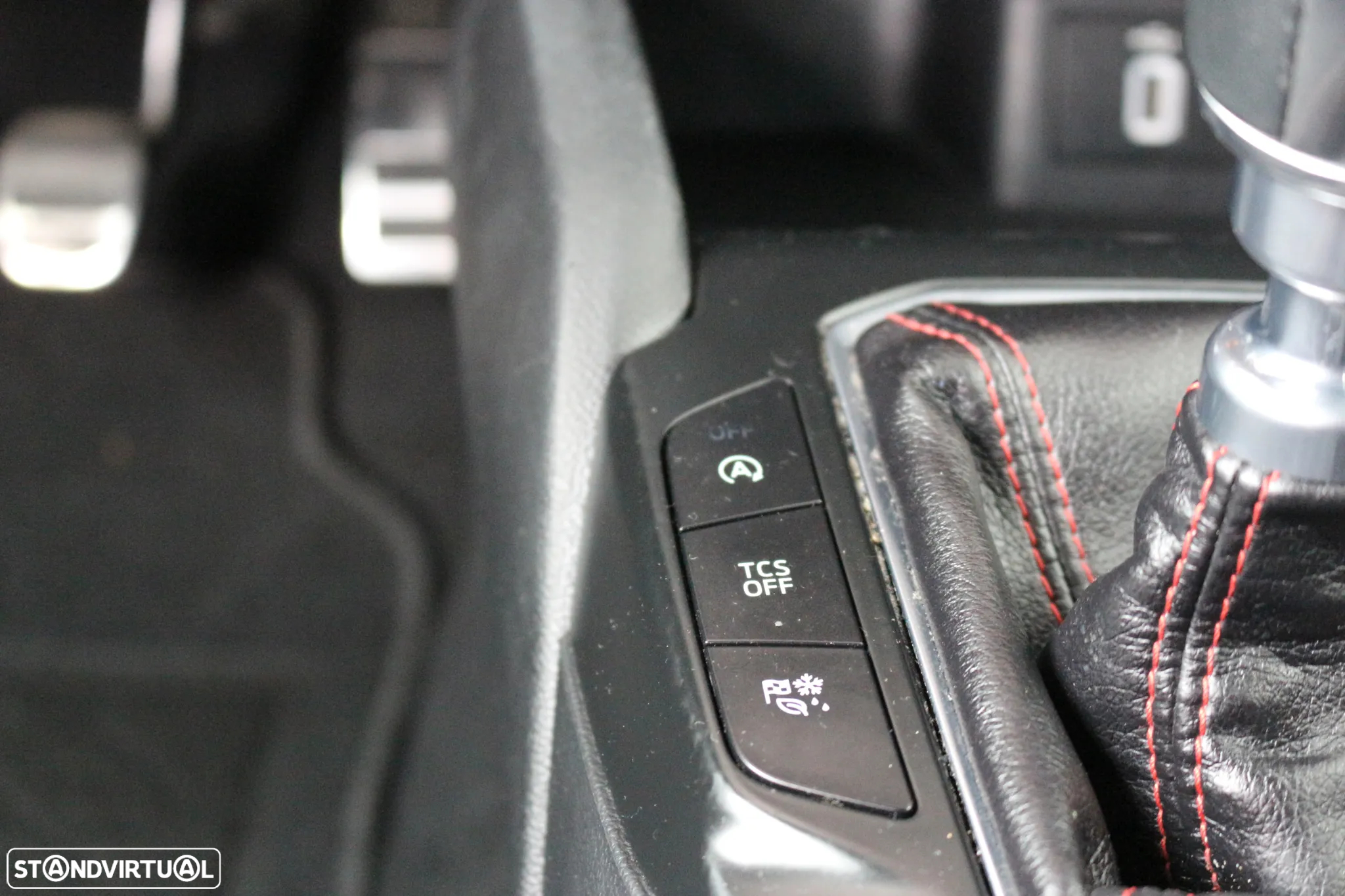 Ford Focus SW 1.0 EcoBoost S&S ST-LINE - 37