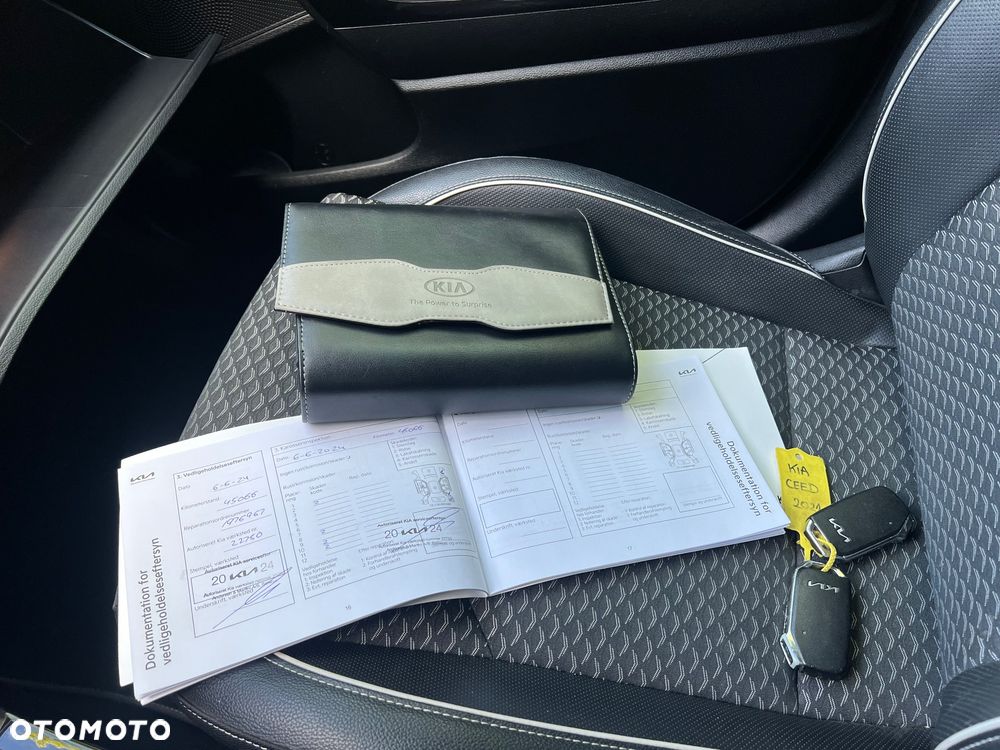 Kia Ceed 1.6 GDI DCT OPF Platinum Edition - 19