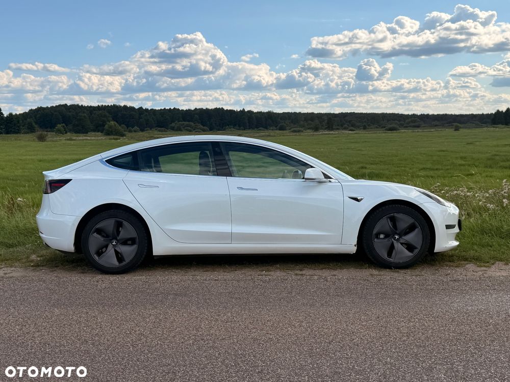Tesla Model 3 - 8