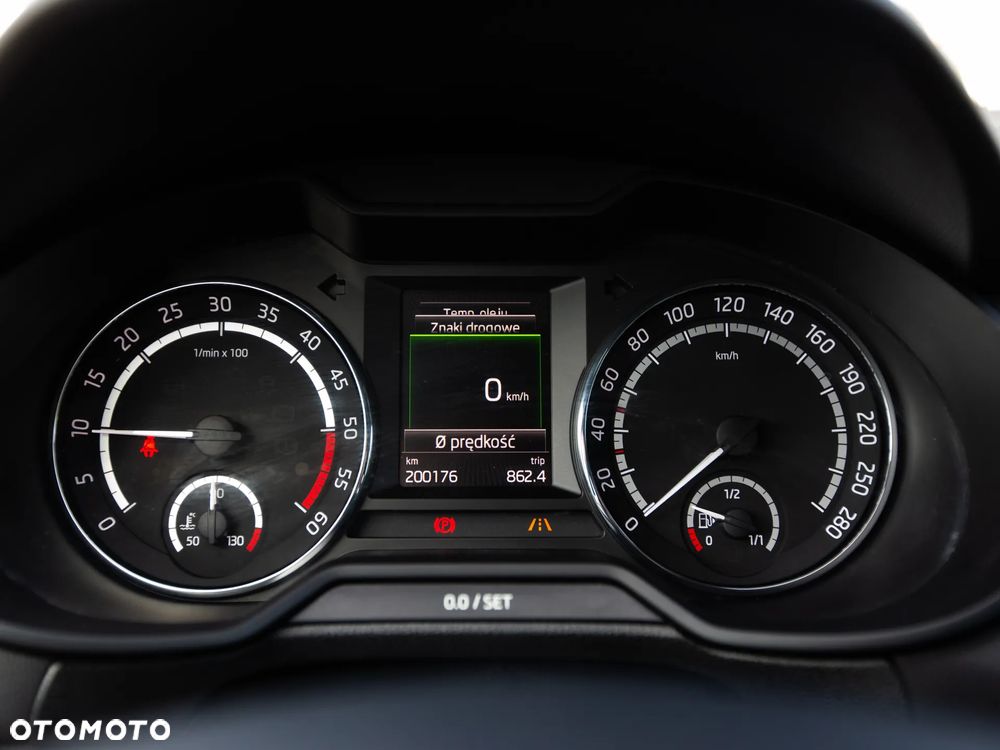 Skoda Octavia 2.0 TDI (Green tec) RS - 26