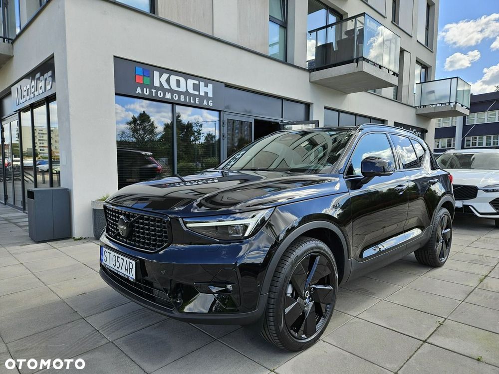 Volvo XC 40 B3 B DKG Ultra Black Edition - 1