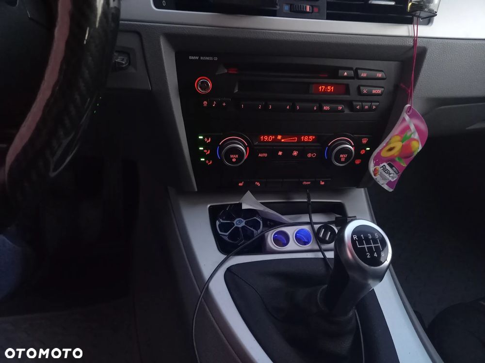 BMW Seria 3 318d - 12