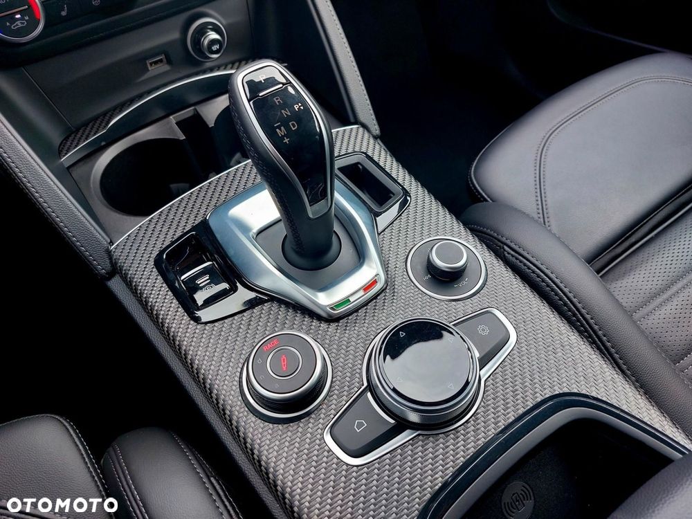 Alfa Romeo Stelvio 2.9 Bi Turbo V6 Quadrifoglio Q4 - 25