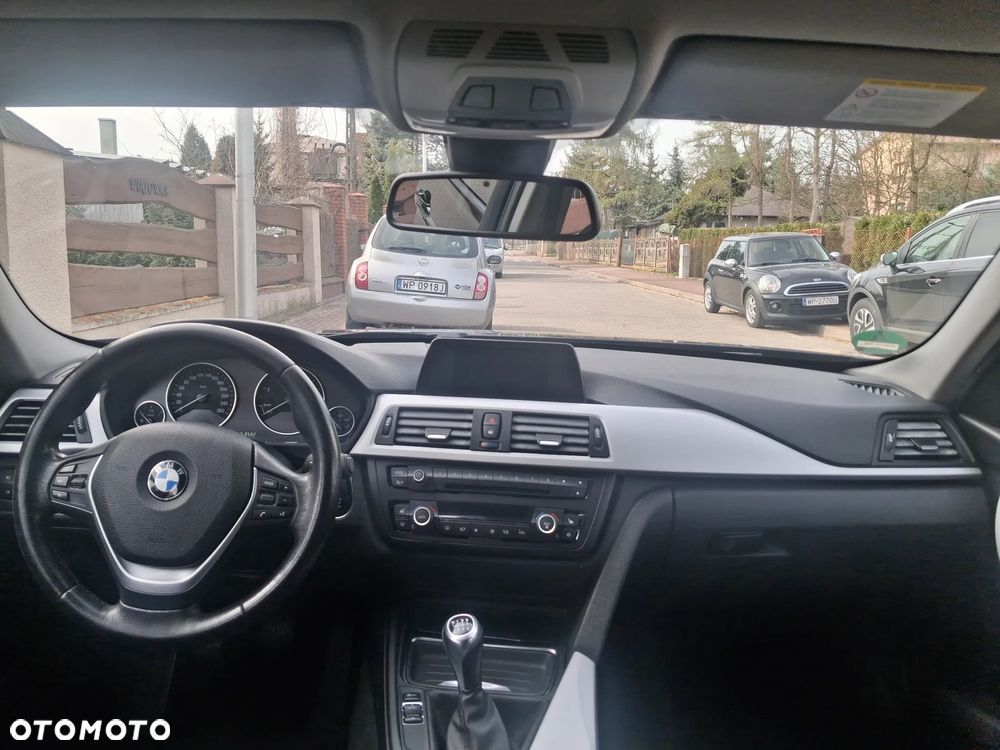 BMW Seria 3 318d Sport Line - 18