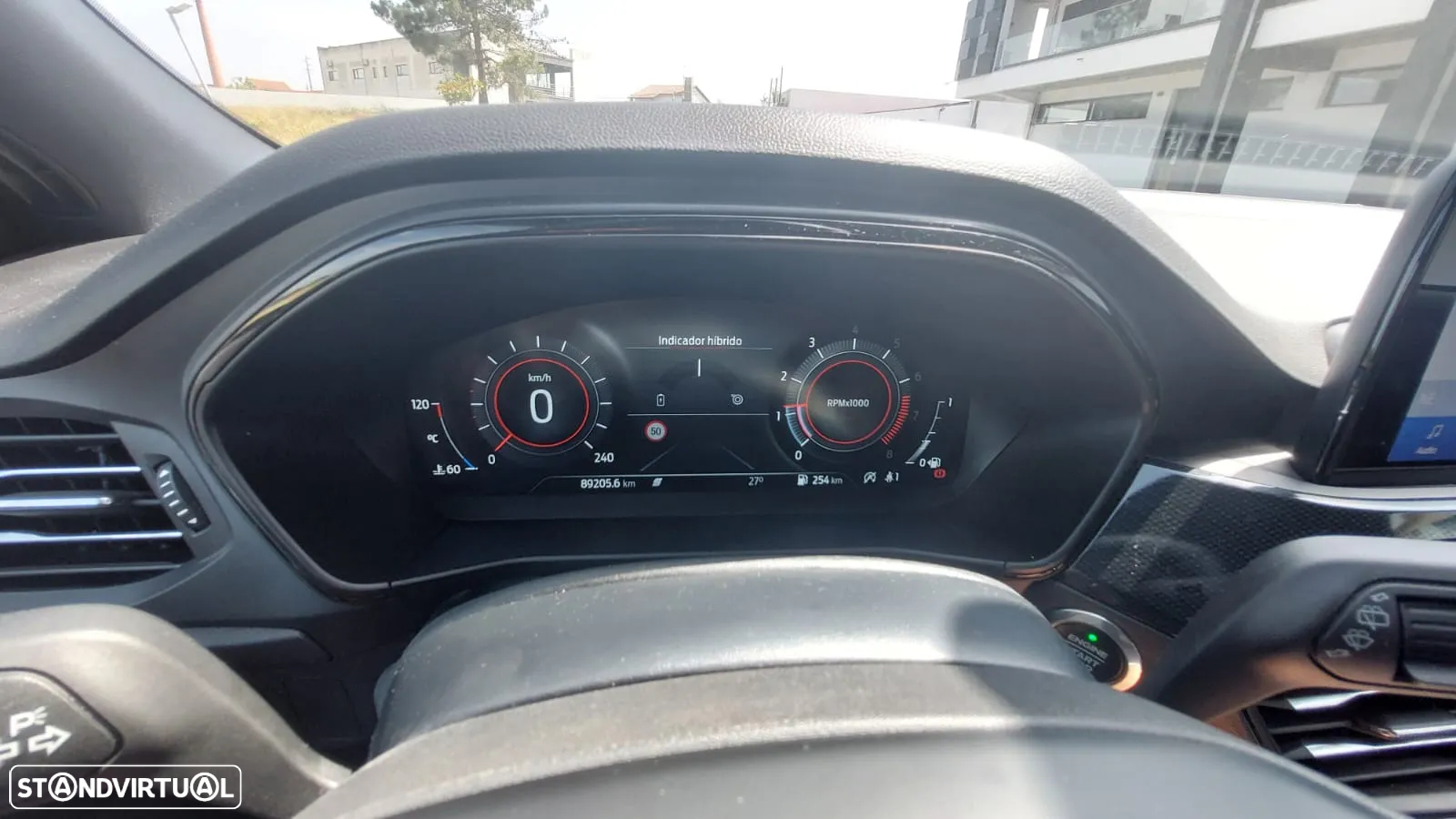 Ford Focus 1.0 EcoBoost MHEV ST-Line X - 37