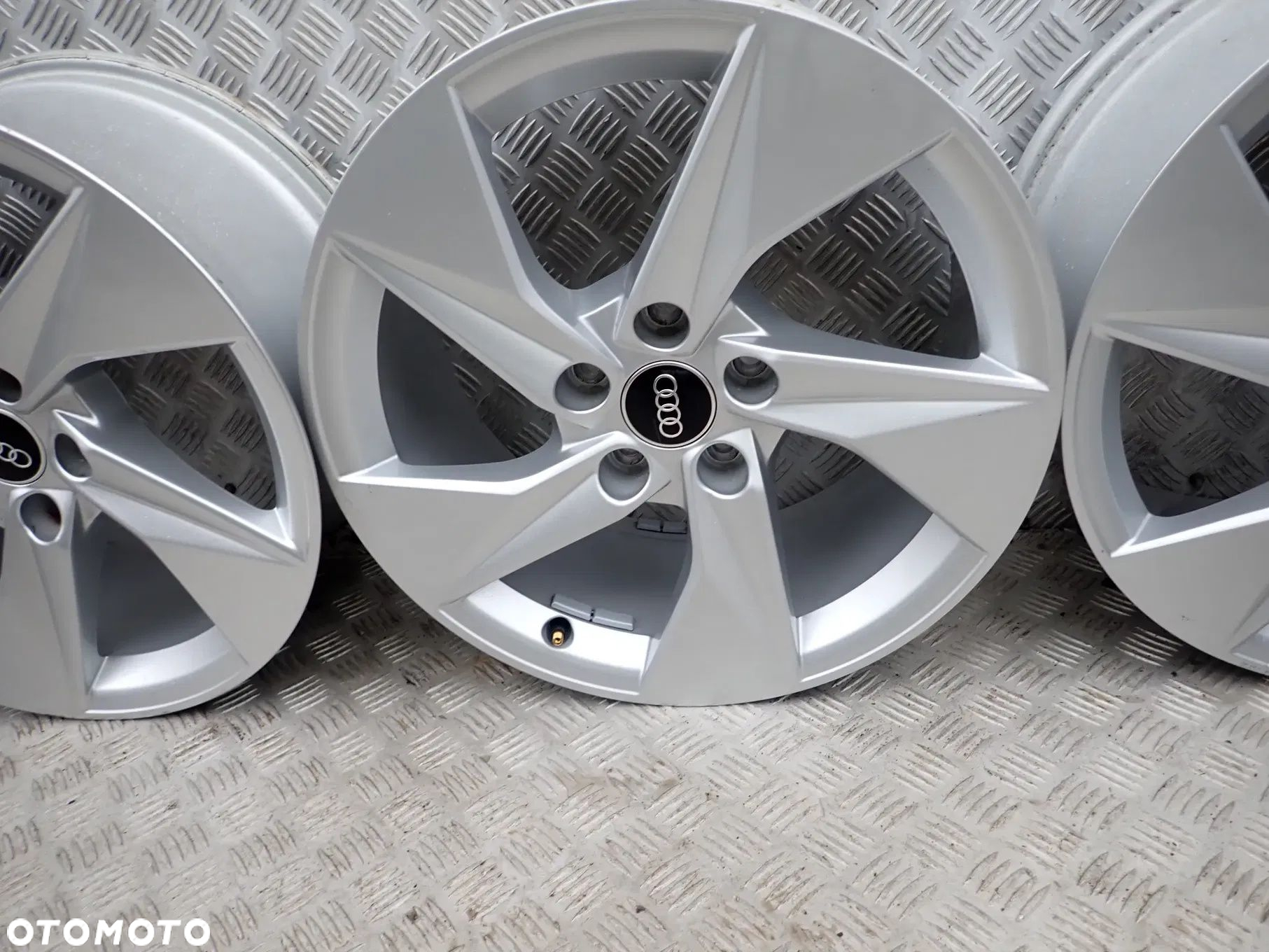 FELGI ALUMINIOWE 17 5x112 AUDI A3 S3 8Y NAJNOWSZY MODEL 8Y0601025A - 5