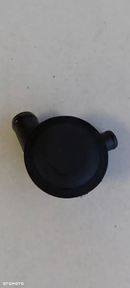 Odma separator oleju VW Passat B5 1.9 TDI 028129101D - 2