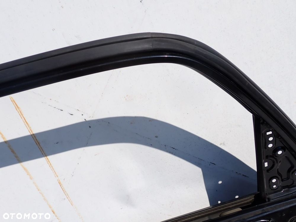 DRZWI PRAWY TYŁ KIA SPORTAGE 2.0 II LIFT KOL: 1K - 11