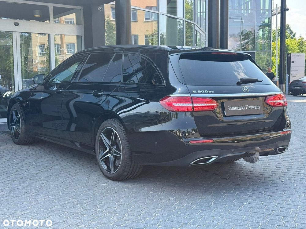 Mercedes-Benz Klasa E 300 de AMG - 9
