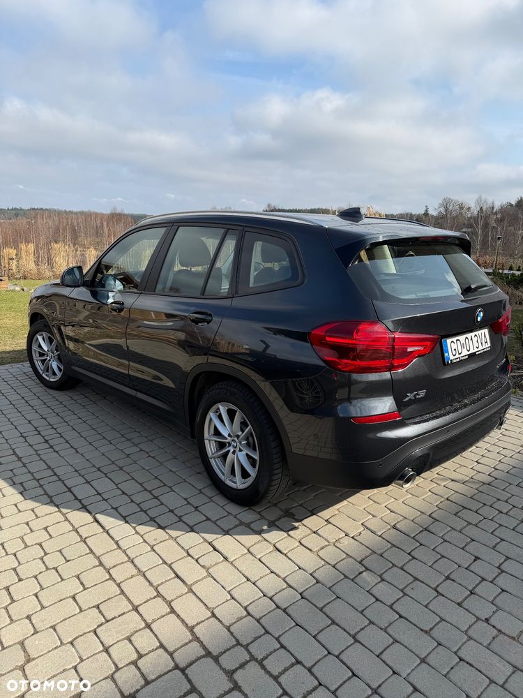 BMW X3 xDrive20d Advantage - 4