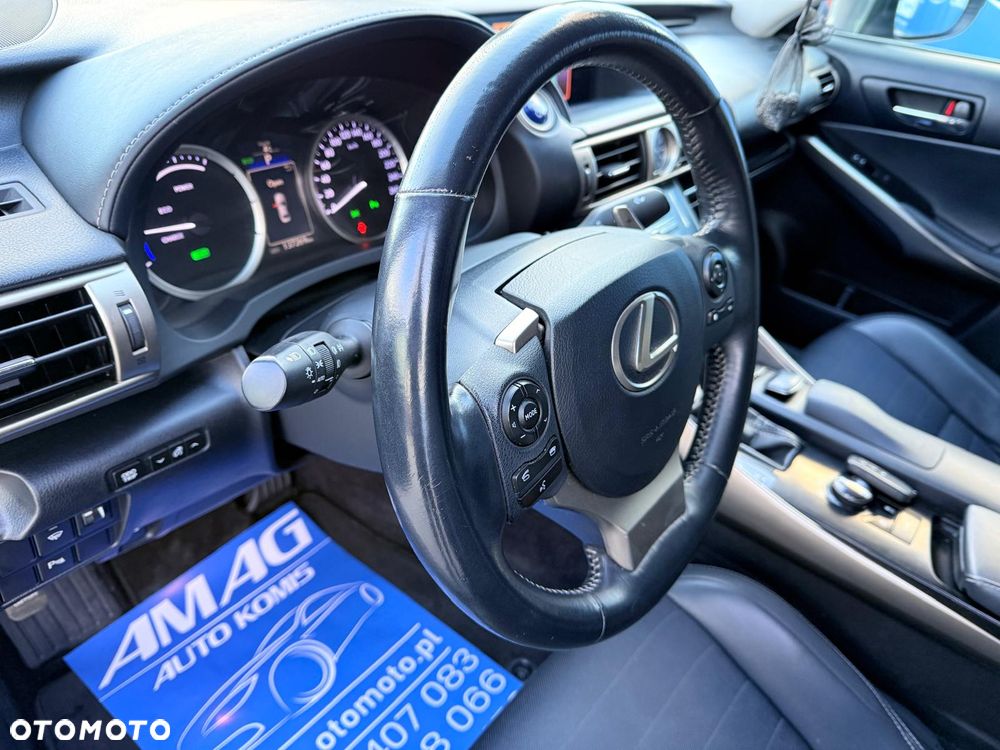 Lexus IS - 16