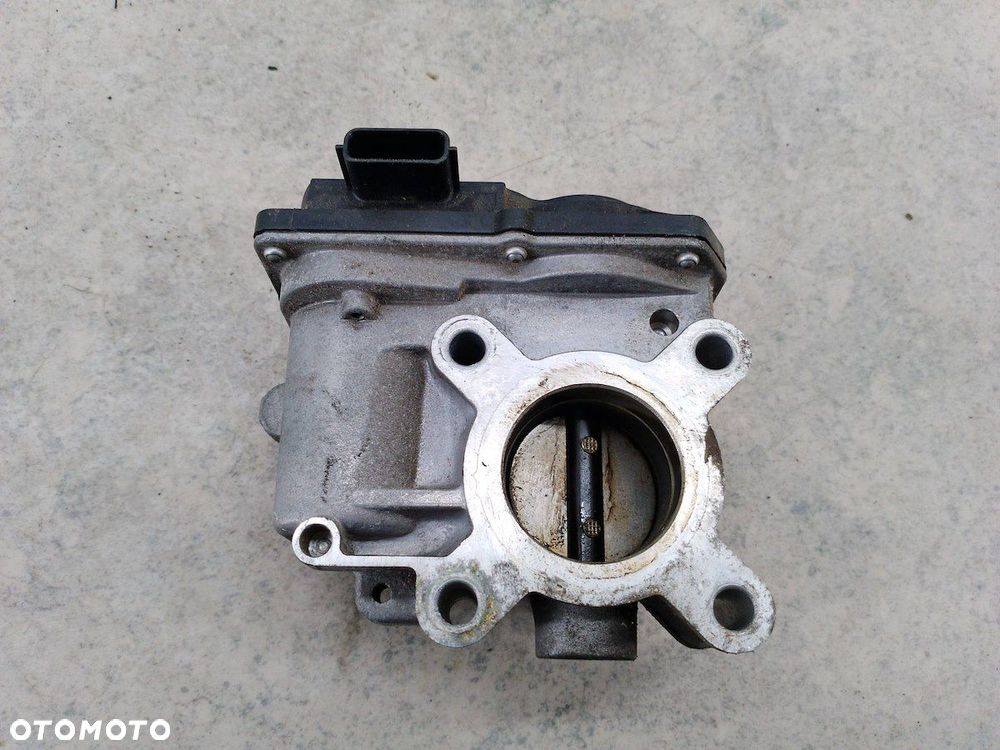 PRZEPUSTNICA RENAULT CLIO III FL 161202859R 1.2 16V - 6