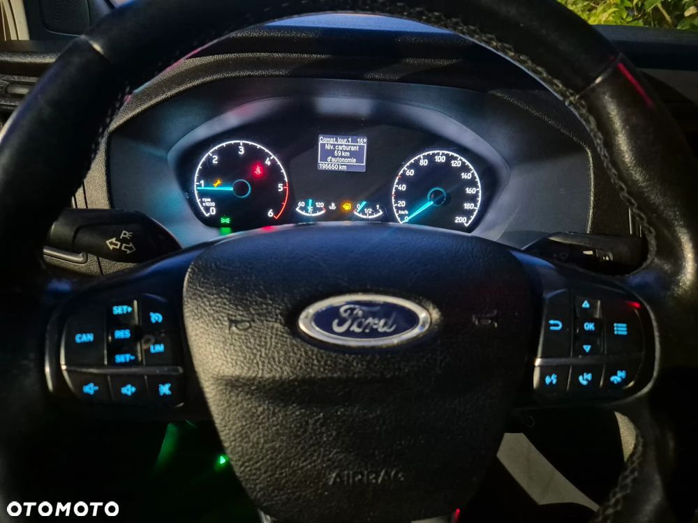 Ford Custom - 5