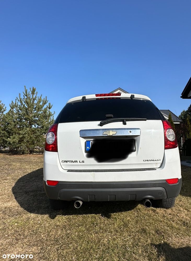 Chevrolet Captiva 2.4 LS 5os - 7