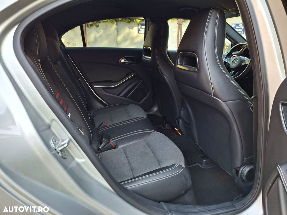 Mercedes-Benz A 180 7G-DCT - 18