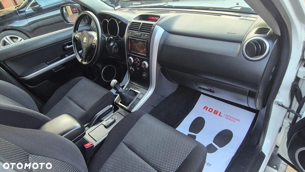 Suzuki Grand Vitara 2.0 Comfort - 22