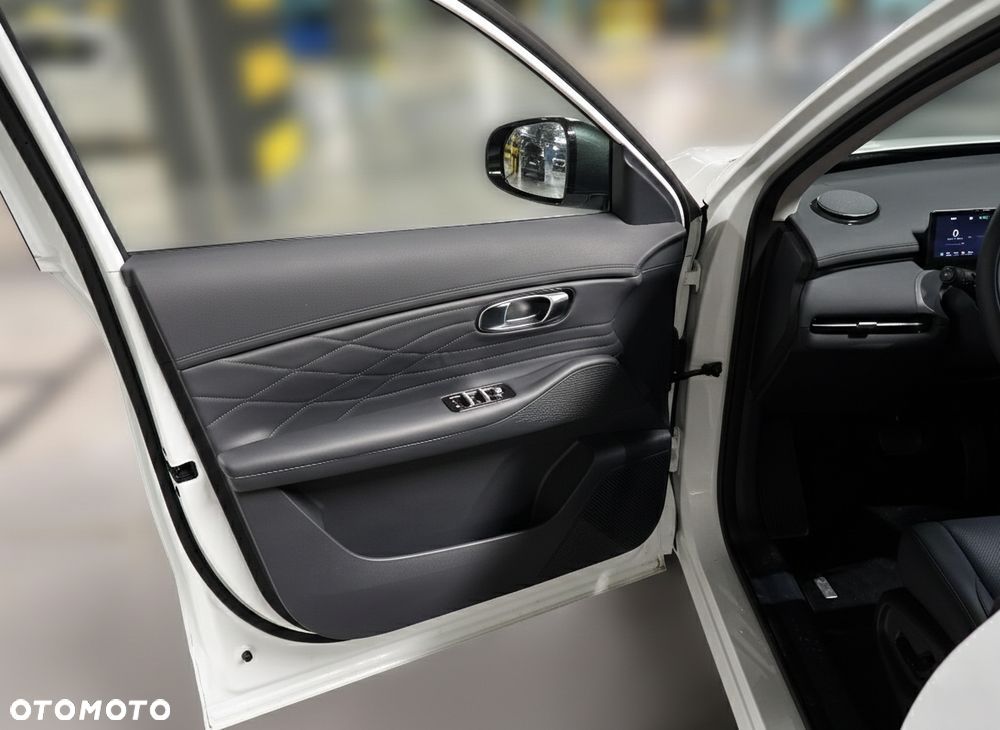 Geely Starray EM-i 1.5 PHEV Pro - 11