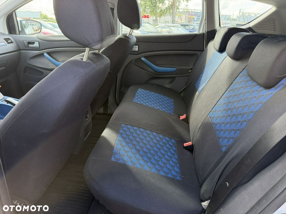 Ford Kuga - 13