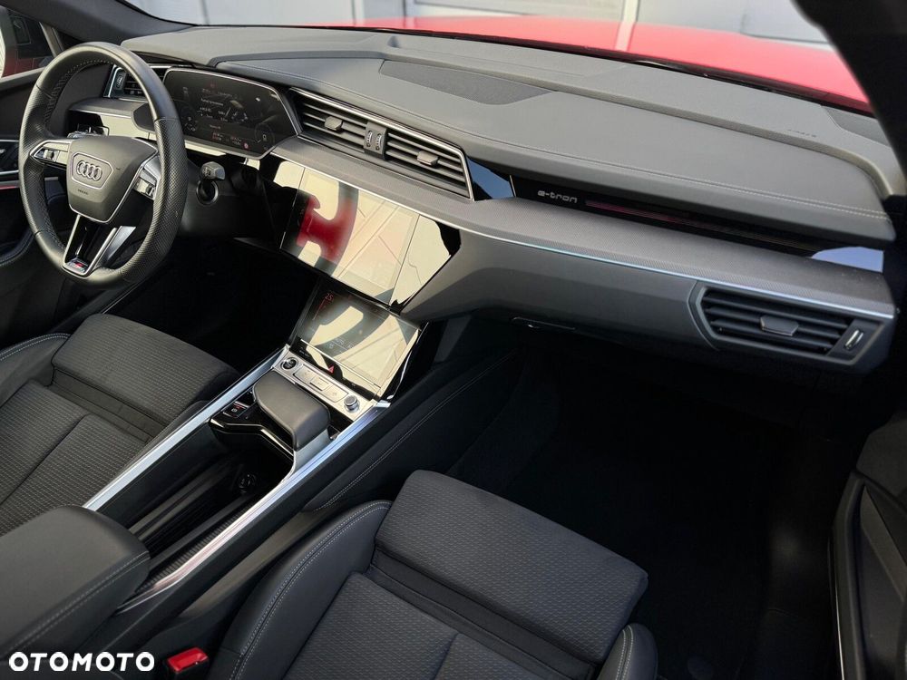 Audi Q8 Sportback e-tron - 14