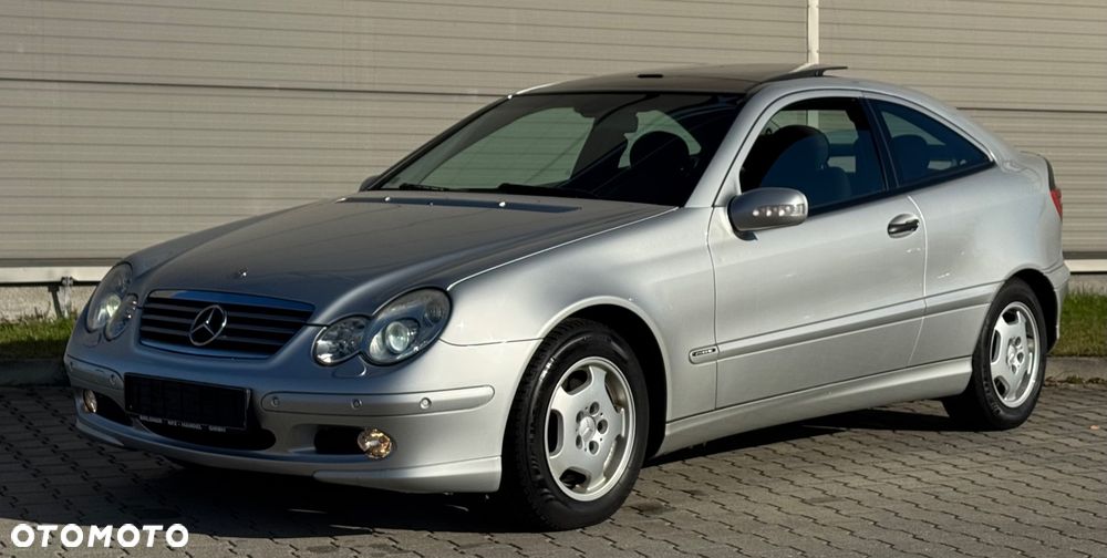 Mercedes-Benz C-Class 2005 photo 3