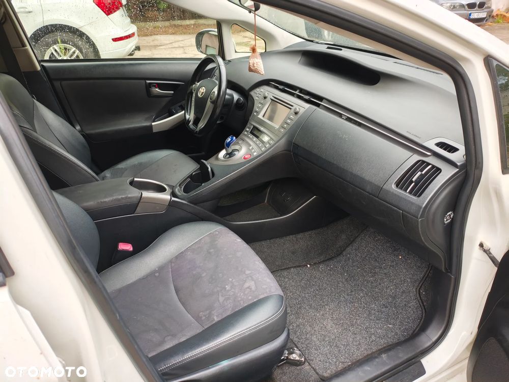 Toyota Prius 1.8 HSD Prestige - 12
