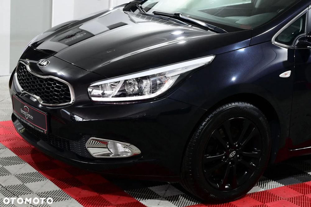 Kia Ceed 1.6 GDI Fifa World Cup Edition - 32