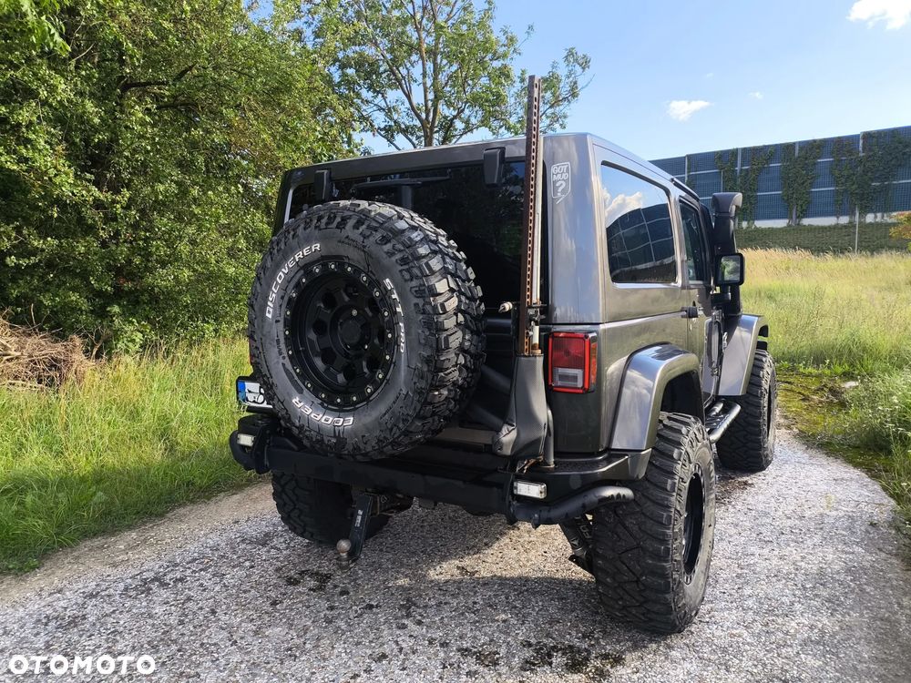 Jeep Wrangler - 8