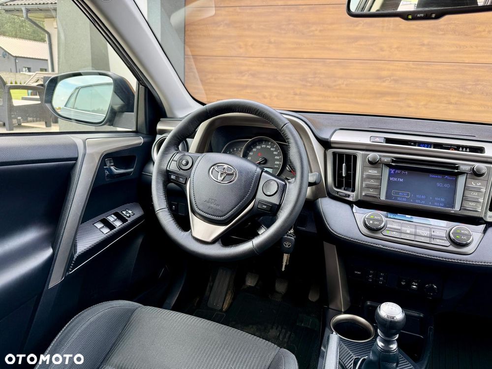 Toyota RAV4 - 16