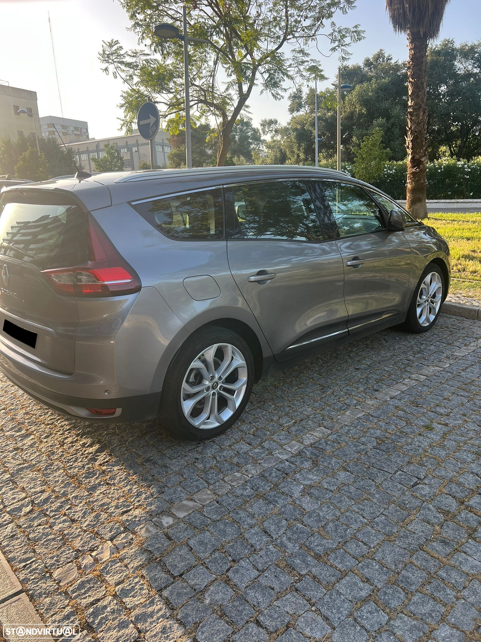 Renault Grand Scénic 1.5 dCi Expression SS - 2