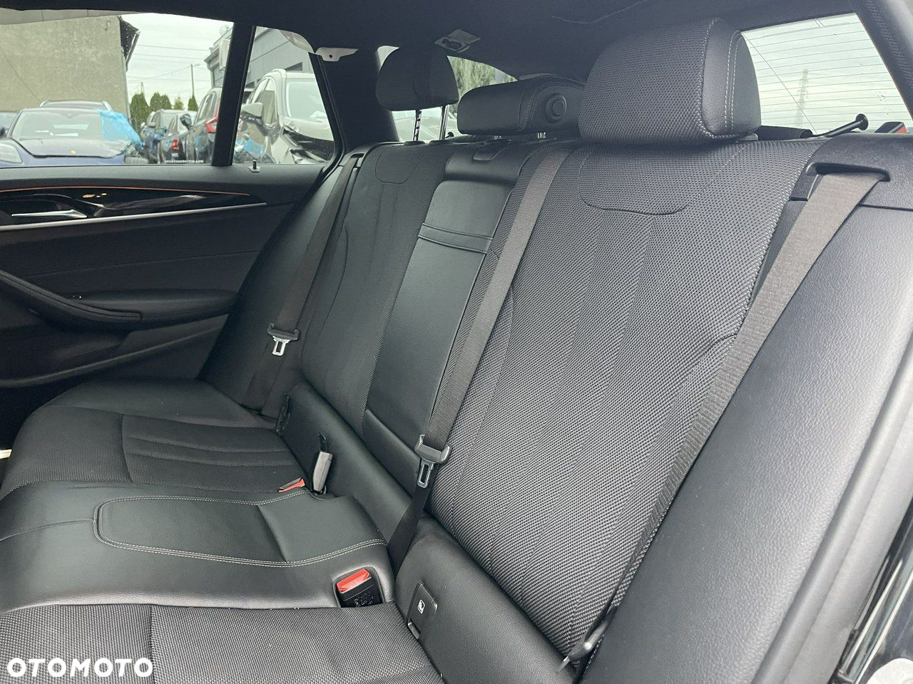 BMW Seria 5 530d xDrive Touring Sport Line - 11