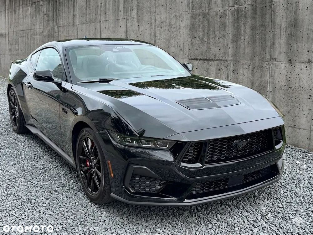 Ford Mustang - 1