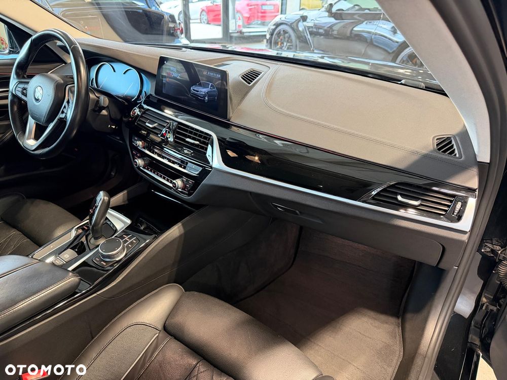 BMW Seria 5 520d xDrive Luxury Line - 12