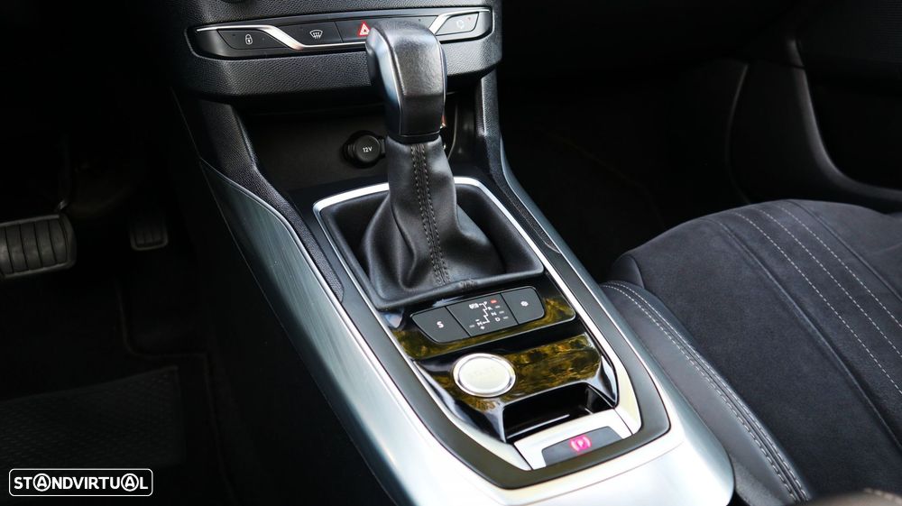 Peugeot 308 1.2 PureTech Allure EAT6 - 31