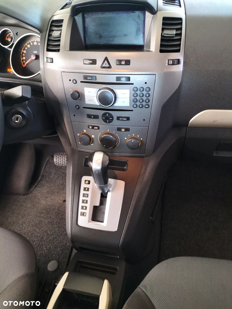 Opel Zafira - 12