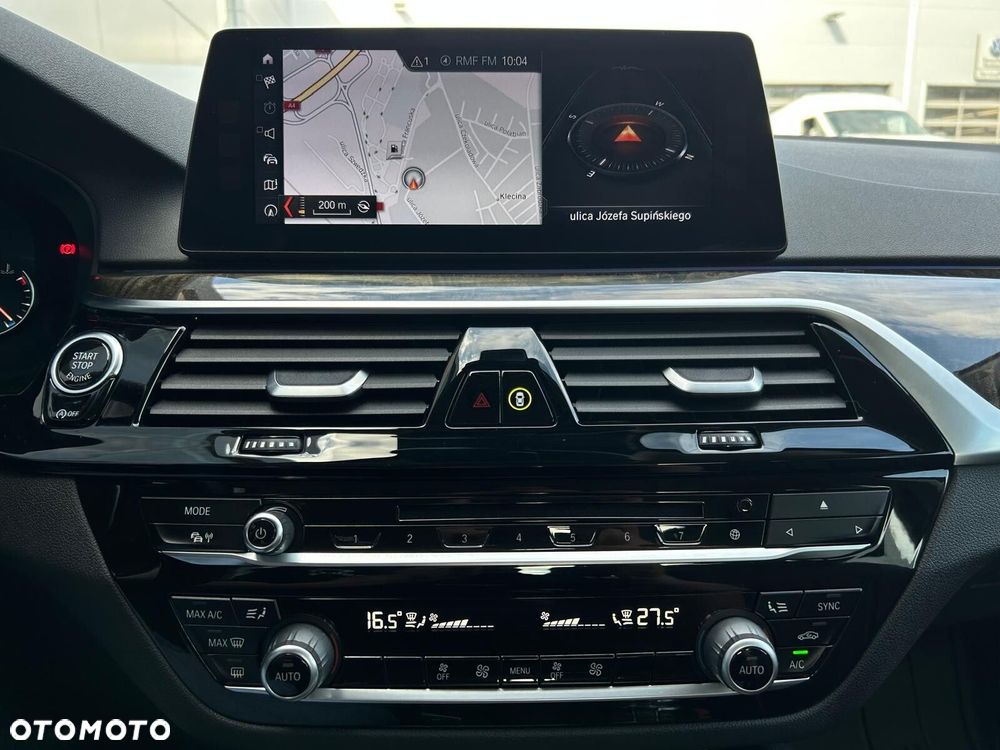 BMW Seria 5 530i GPF xDrive Sport Line sport - 25