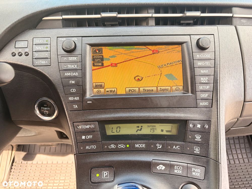 Toyota Prius 1.8 HSD Prestige - 28