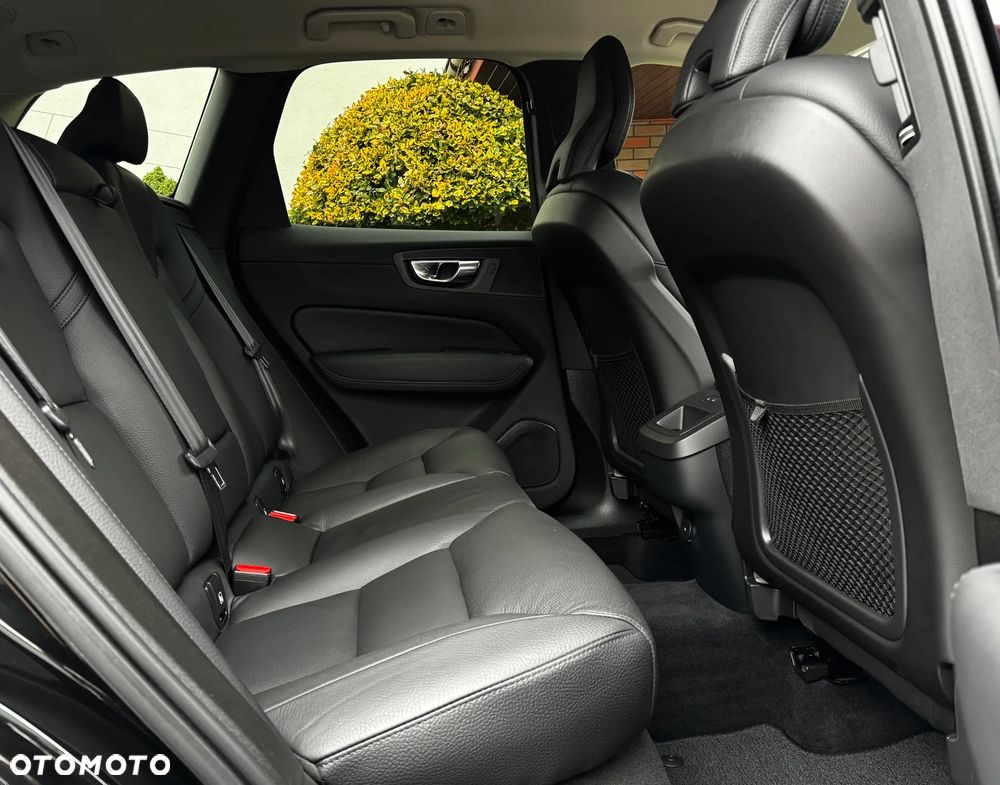 Volvo XC 60 B4 D Geartronic RDesign - 11
