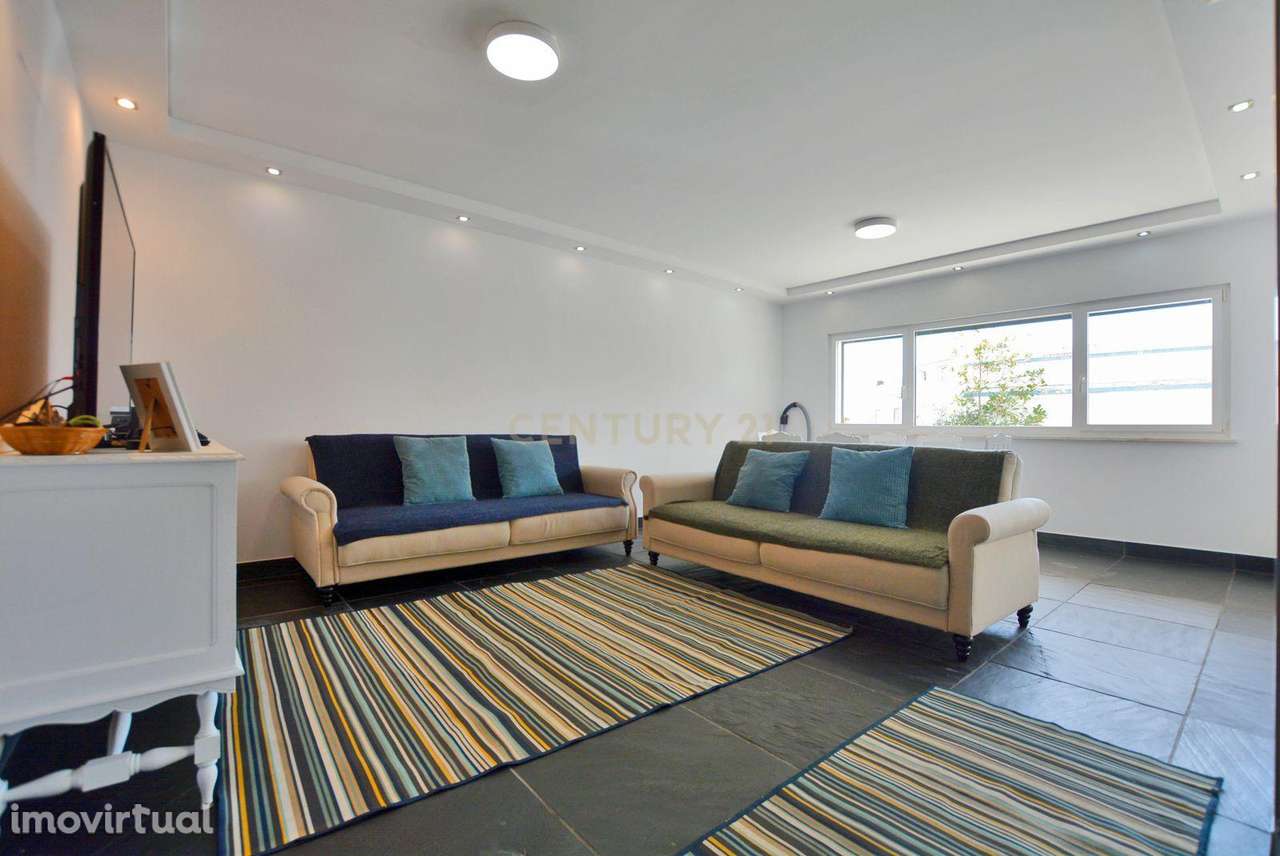 Apartamento T3 c/ Piscina e Garagem - Grande imagem: 4/22